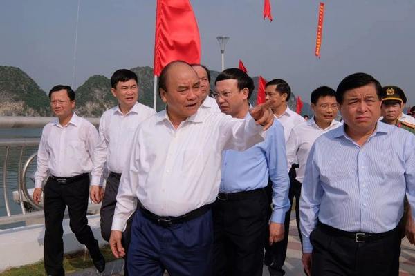 Thủ tướng tham quan tuyến đường bao biển Trần Quốc Nghiễn